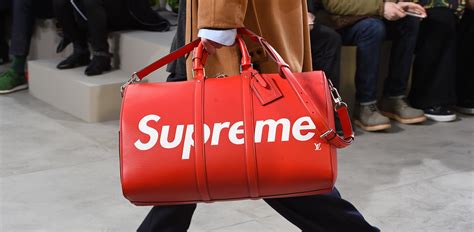 borsone supreme x lv|supreme x gq.